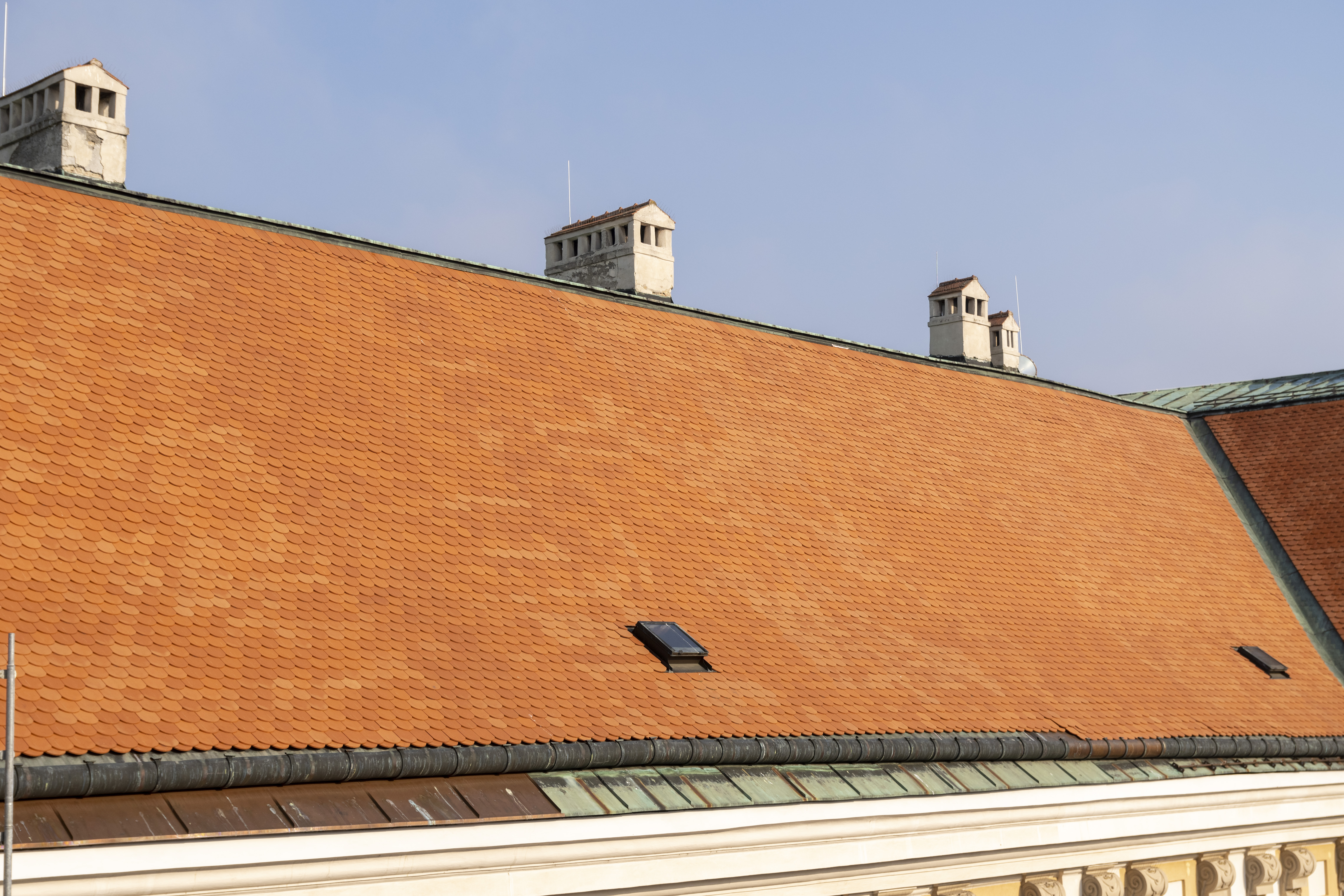 Památka UNESCO i komunitní sál dokazují, že moderní materiály nejsou jen pro novostavby
