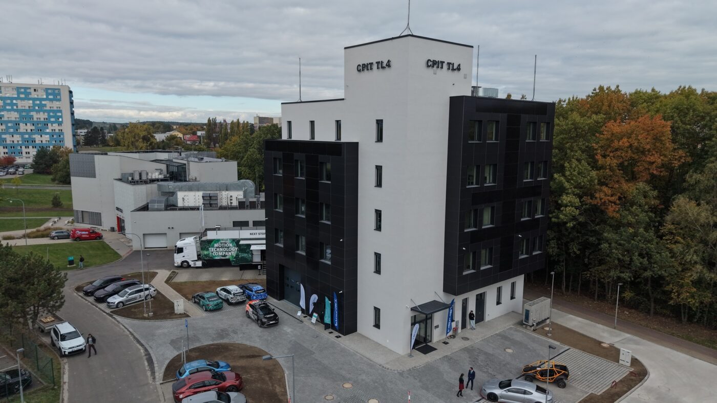 VŠB-TUO otevřela nové výzkumně-vývojové centrum za 126 milionů. Má i unikátní polygon